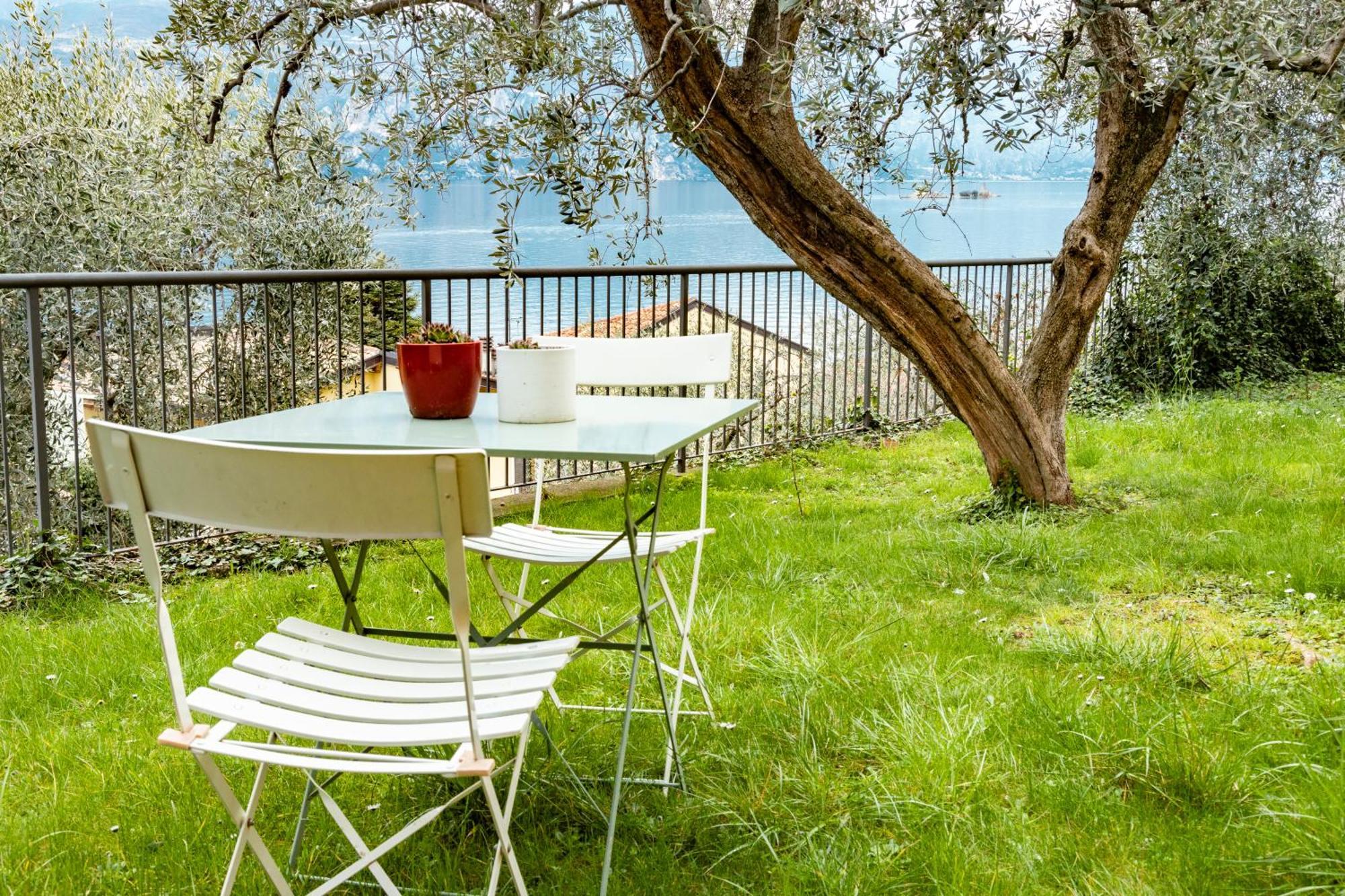 Villa Ca De L'Angelon -- Vittoria House Brenzone sul Garda Zimmer foto