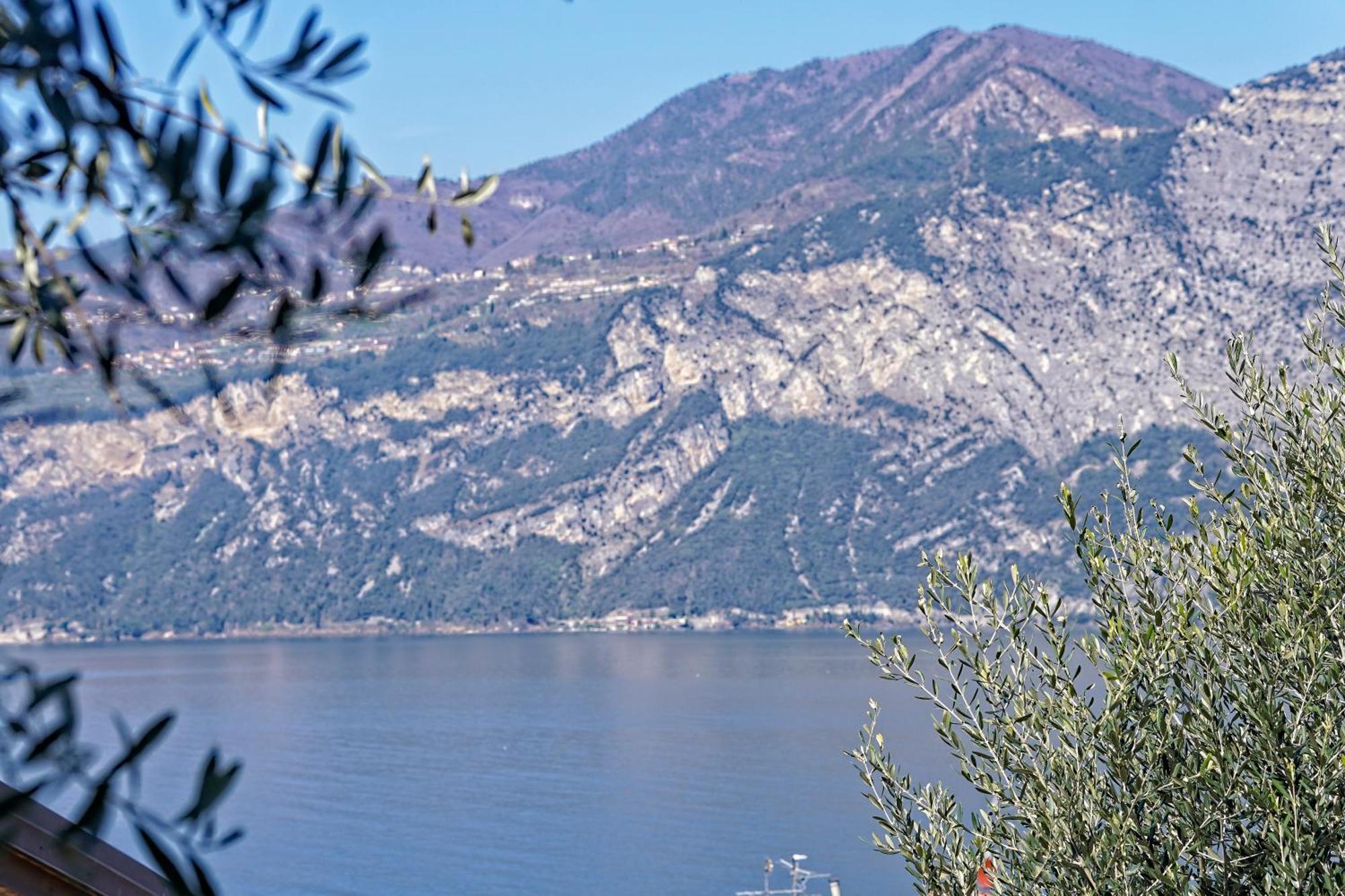 Villa Ca De L'Angelon -- Vittoria House Brenzone sul Garda Zimmer foto